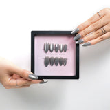 Chic Essentials - Metallic Heart Press-on Nails